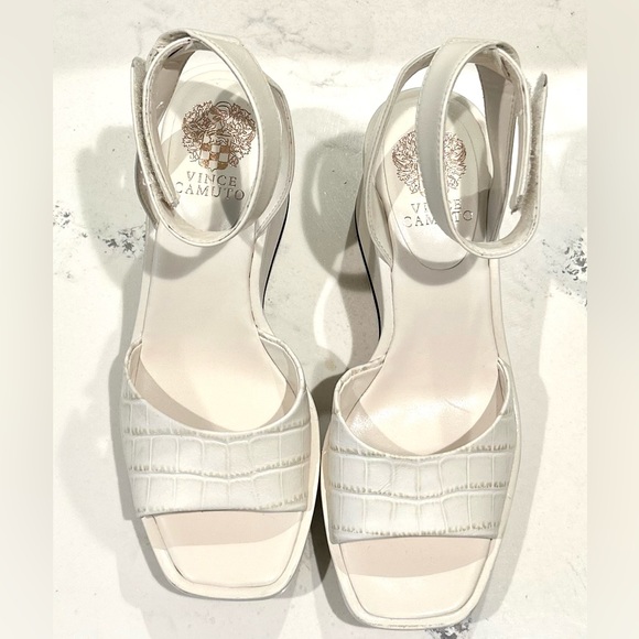 NWOT Vince Camuto Baminda Leather Wedges. Women’s Size 7 Color: Ivory - Picture 10 of 10